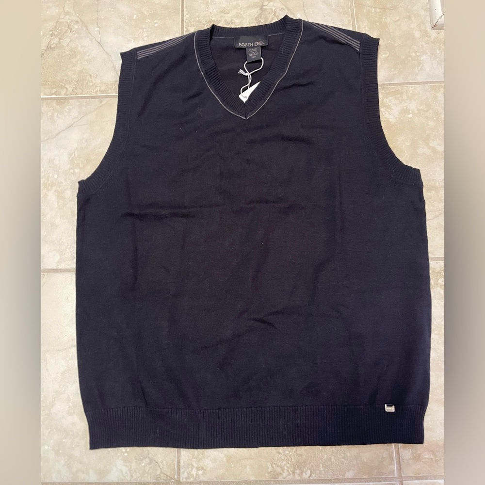 Great North End Mens Sweater Vest Size L Black V-Neck Knit  NWT